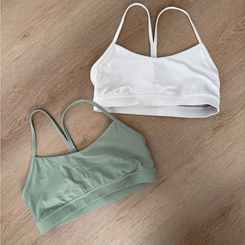 lululemon athletica Sage Green & White Flow Y Bra Nulu
Light Support Size 10